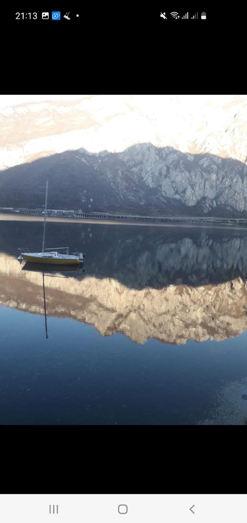 L For Lake Mandello del Lario Ruang foto