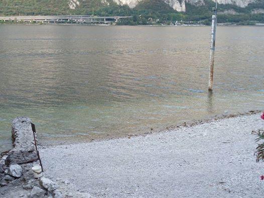 L For Lake Mandello del Lario Bagian luar foto